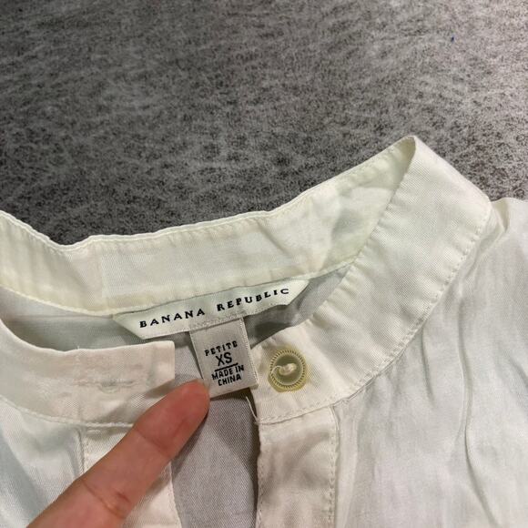 Vintage Silk Banana Republic Button Up Blouse - Picture 3 of 6